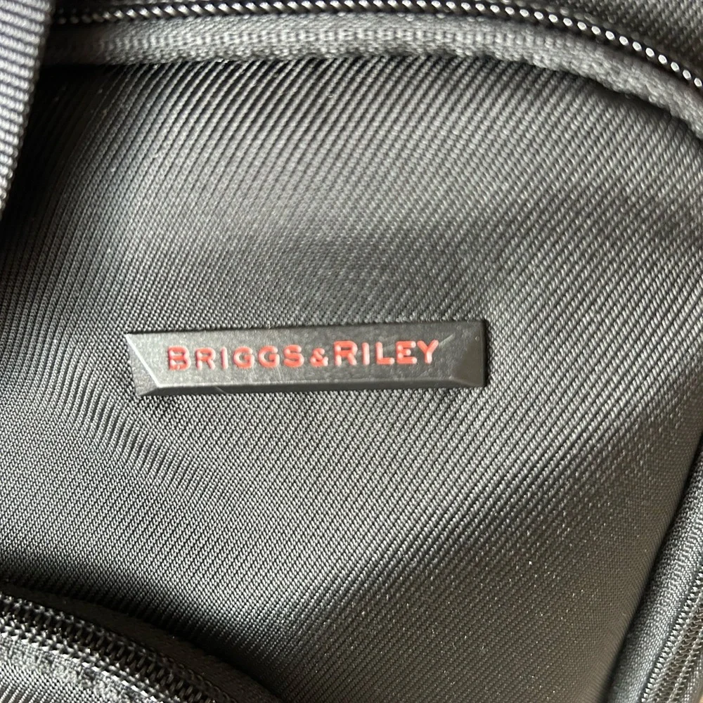Briggs & Riley Black Men's Computer Travel Bag for 17” NWOT - Picture 2 of 9